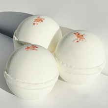 Load image into Gallery viewer, Eucalyptus Mint &amp; Himalayan Salt Bath Bomb
